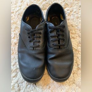 Tread Safe Unisex Non Slip Black Leather Lace Up Shoes Sneakers 8.5 in Women’s